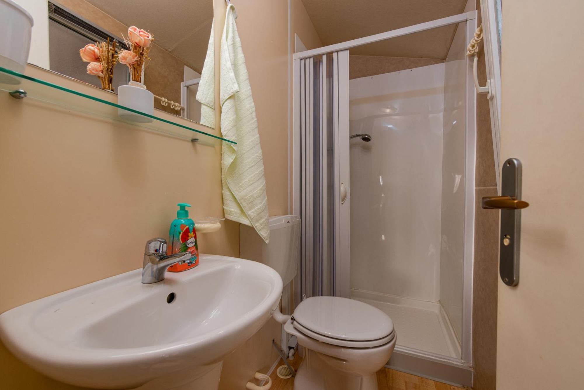 Camp Mrkva Mobile Homes Sukošan Esterno foto